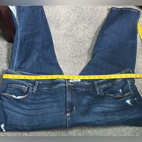 AVA & VIV Distressed Medium Wash Denim
High Rise Jeans Women's Size 26 - Picture 10 of 10